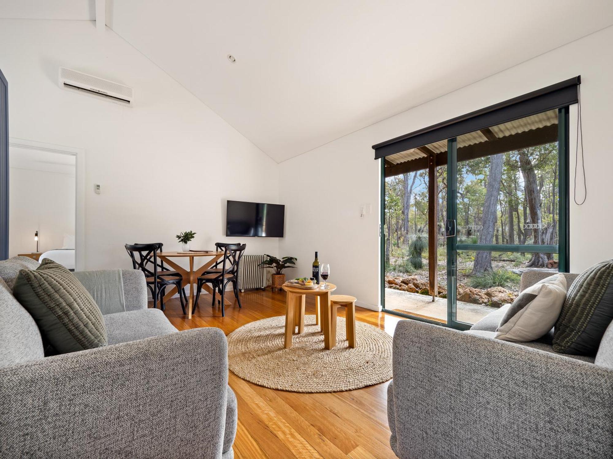 Island Brook Estate Vineyard And Holiday home *